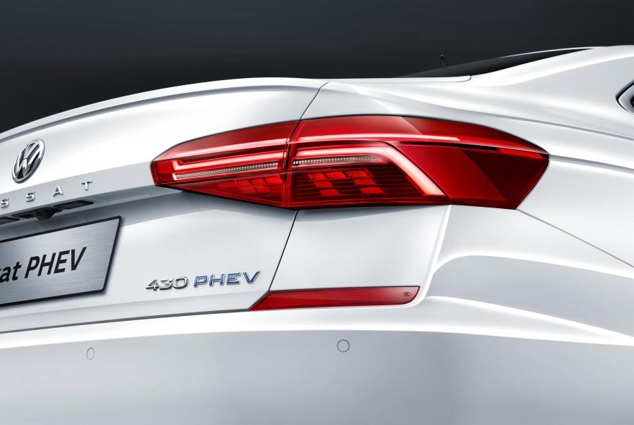 Детали экстерьера Volkswagen Passat PHEV 2018 года  (CN) (фото 2 из 15)